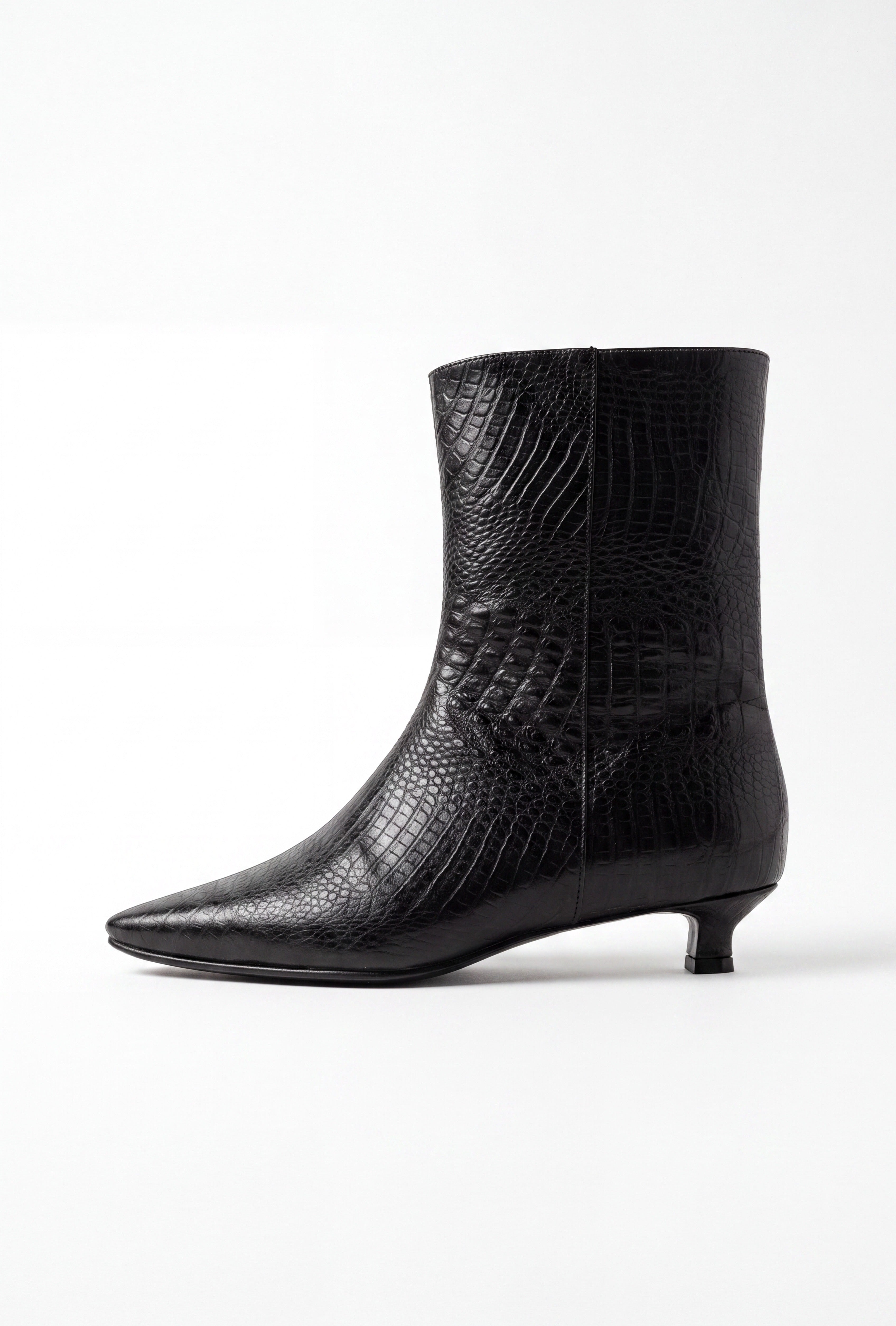 Clara Caiman Black