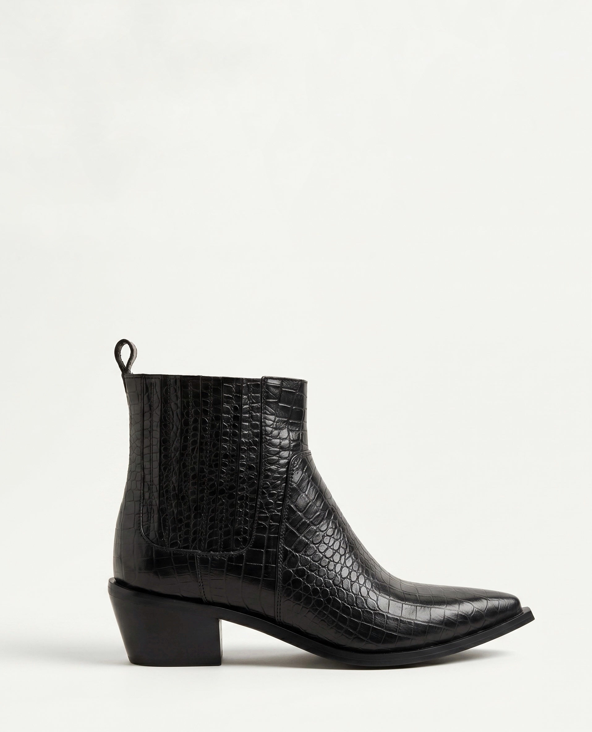 Vitoria Black